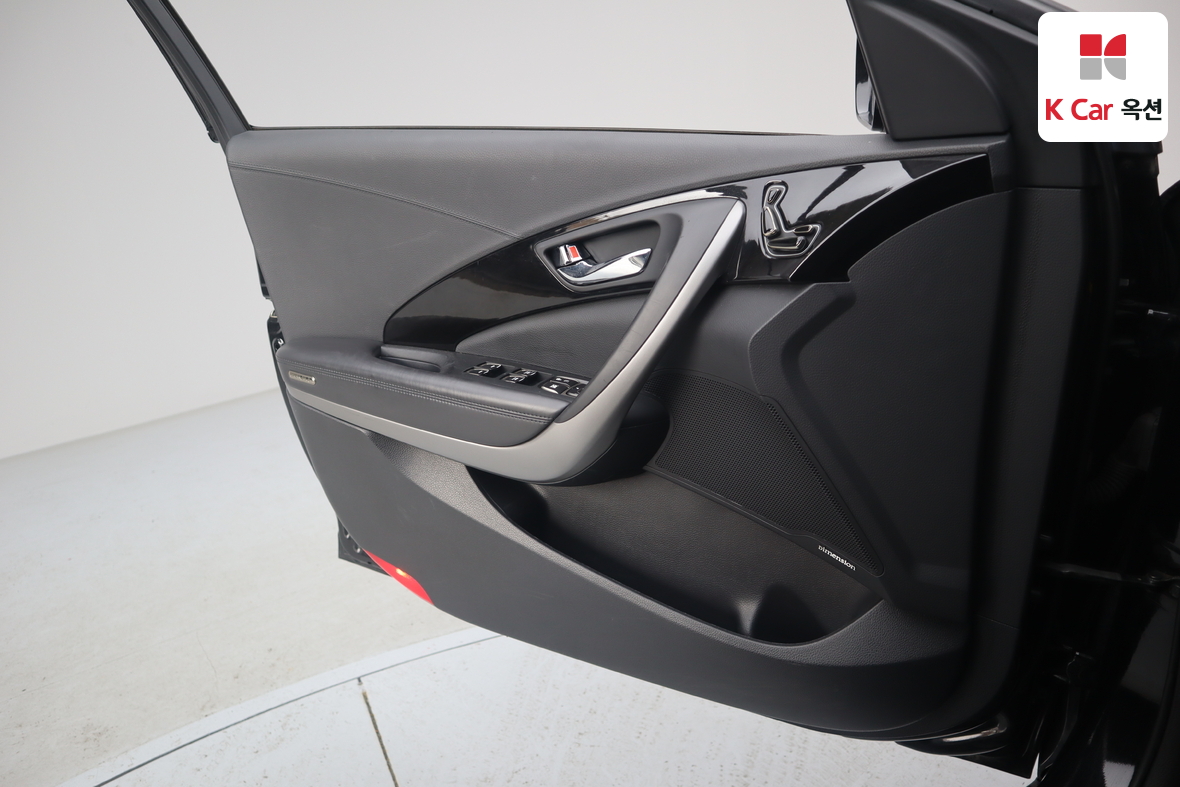 Hyundai AZERA 2012 - Image 8