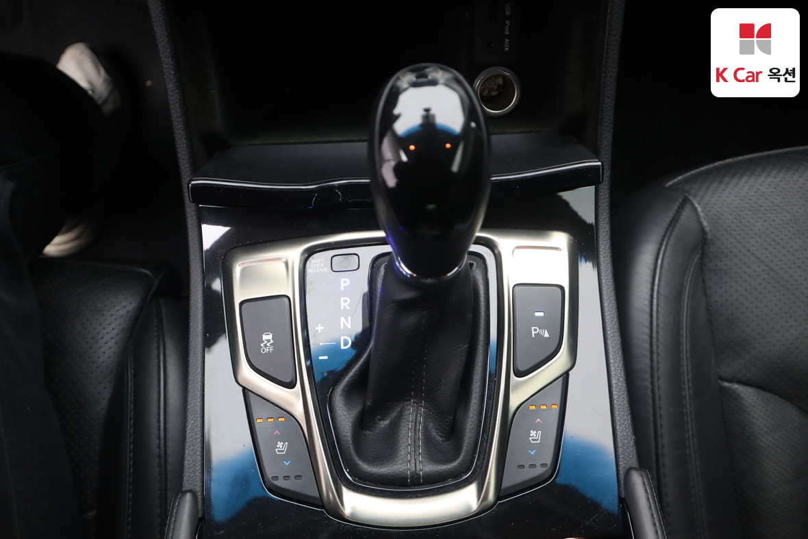 Hyundai AZERA 2012 - Image 15