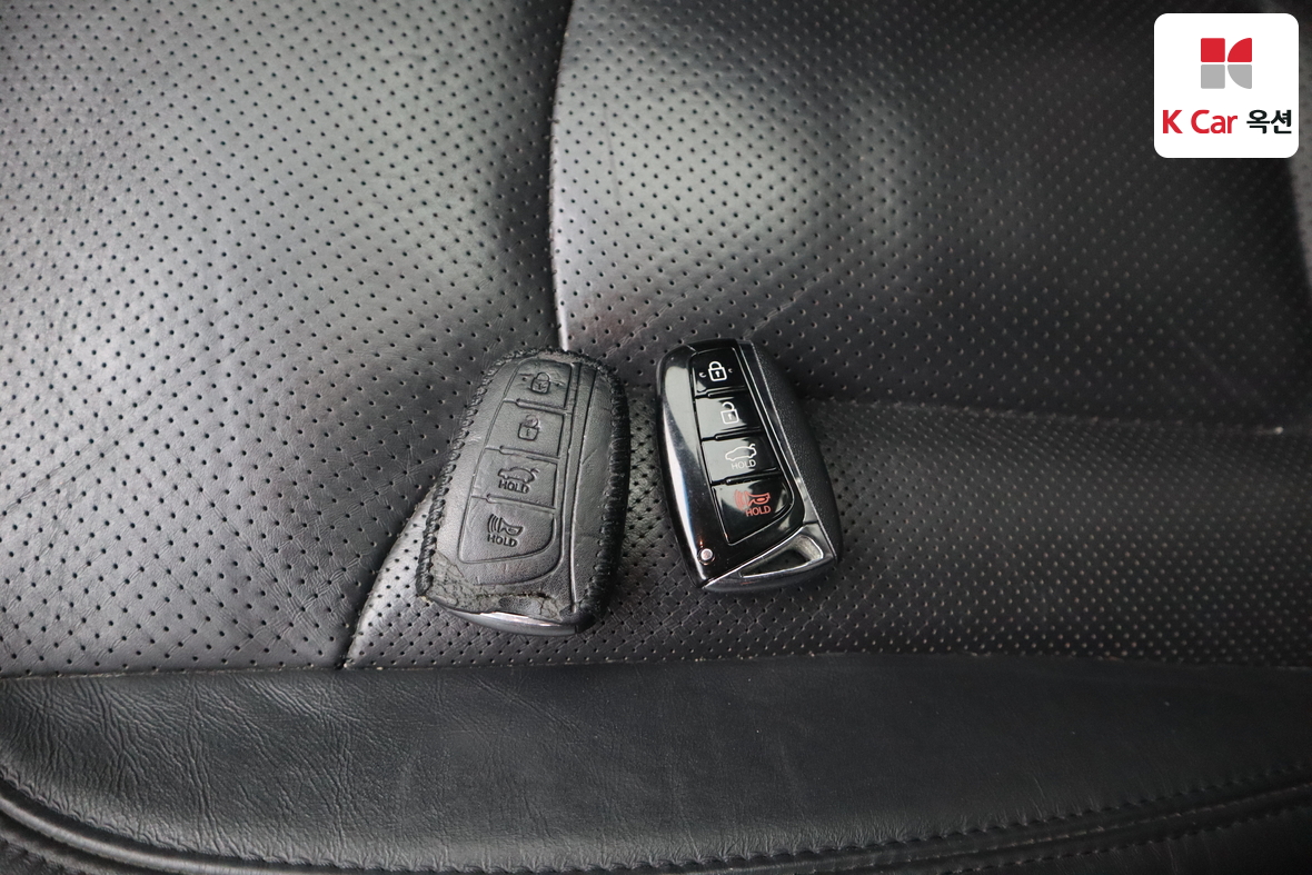 Hyundai AZERA 2012 - Image 16