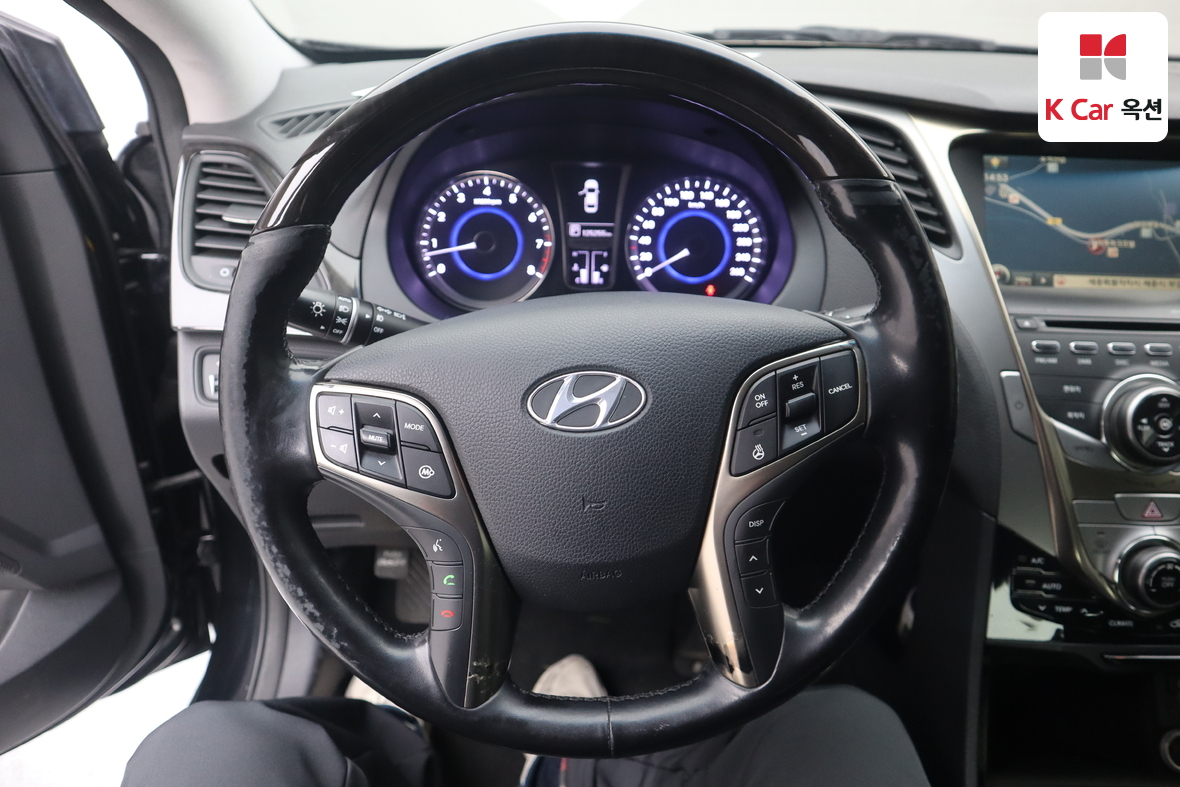 Hyundai AZERA 2012 - Image 10
