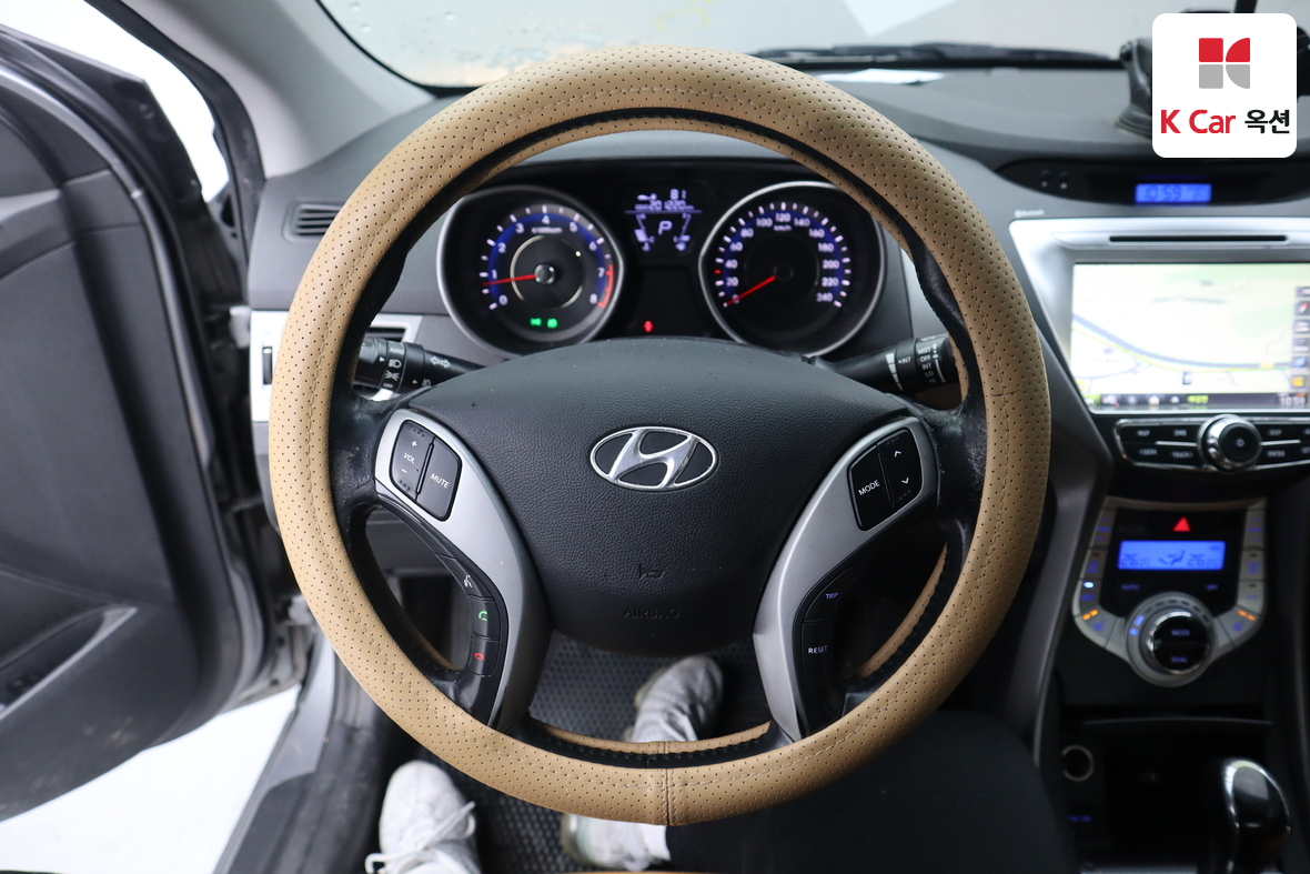 هيونداي إلانترا 2011 - صورة 10