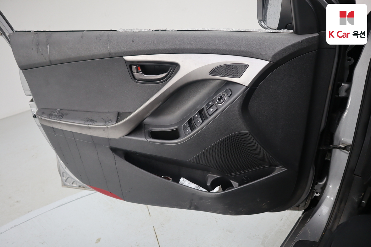 هيونداي إلانترا 2011 - صورة 8