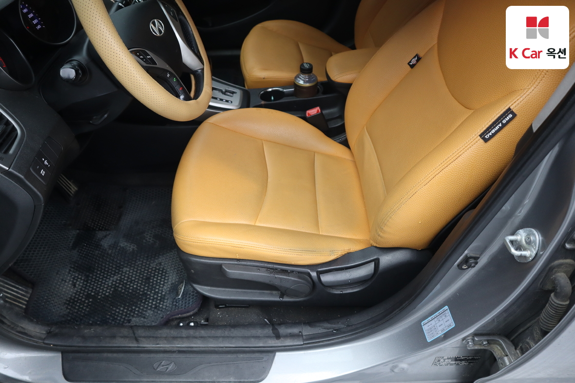 هيونداي إلانترا 2011 - صورة 18