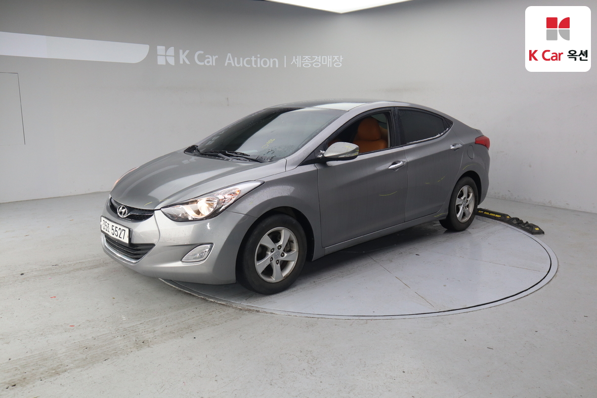 هيونداي إلانترا 2011 - صورة 1