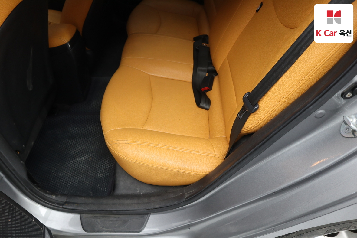 هيونداي إلانترا 2011 - صورة 21