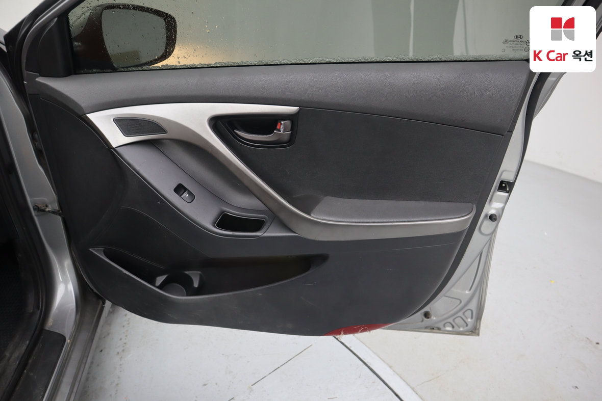 هيونداي إلانترا 2011 - صورة 26