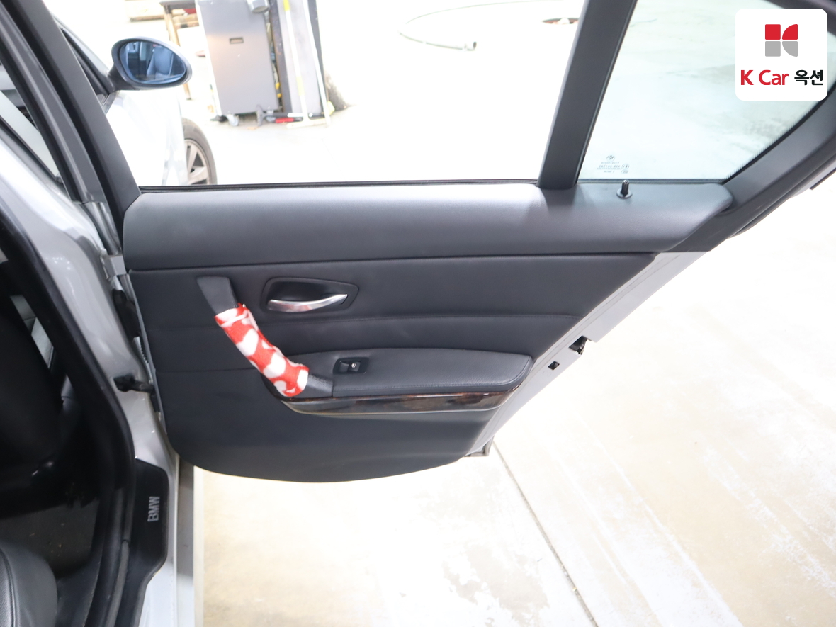 BMW 3 Series 2007 - Image 30