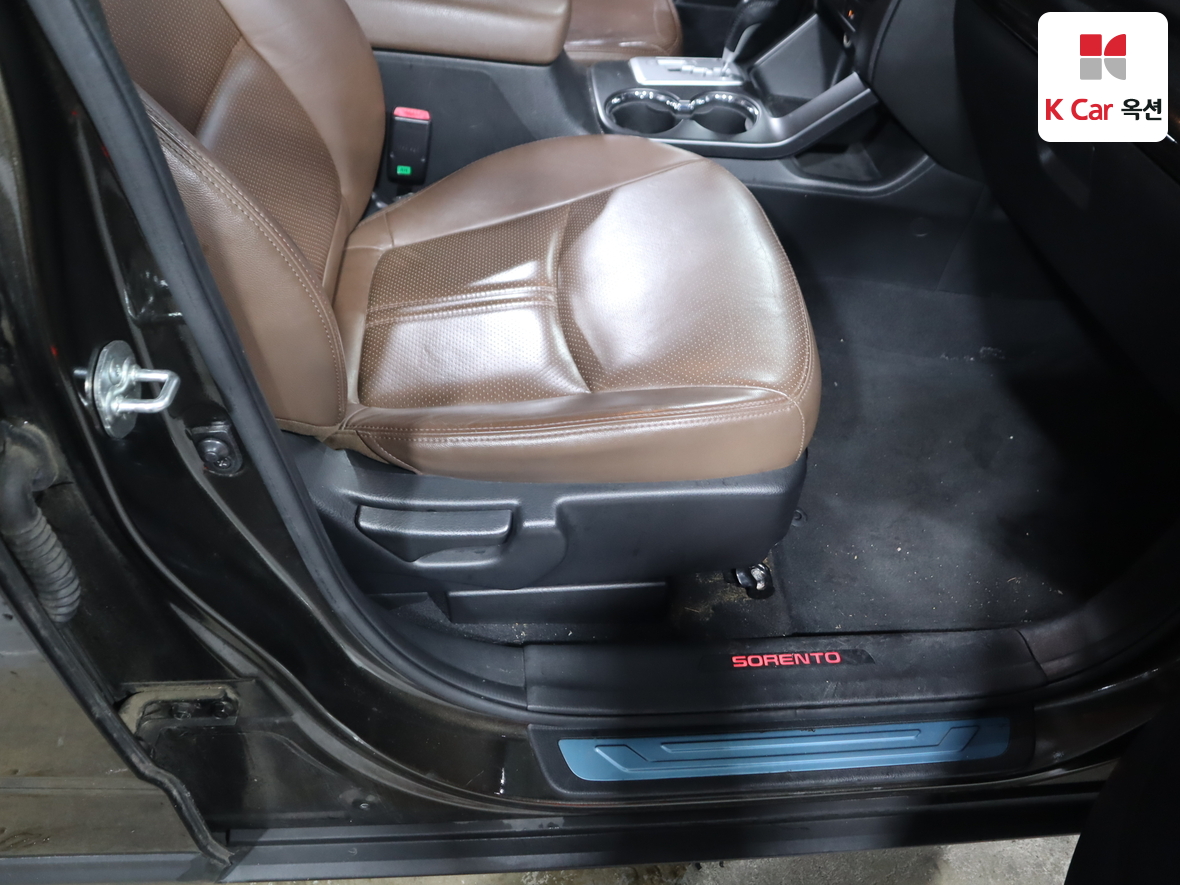 Kia Sorento 2010 - Image 34