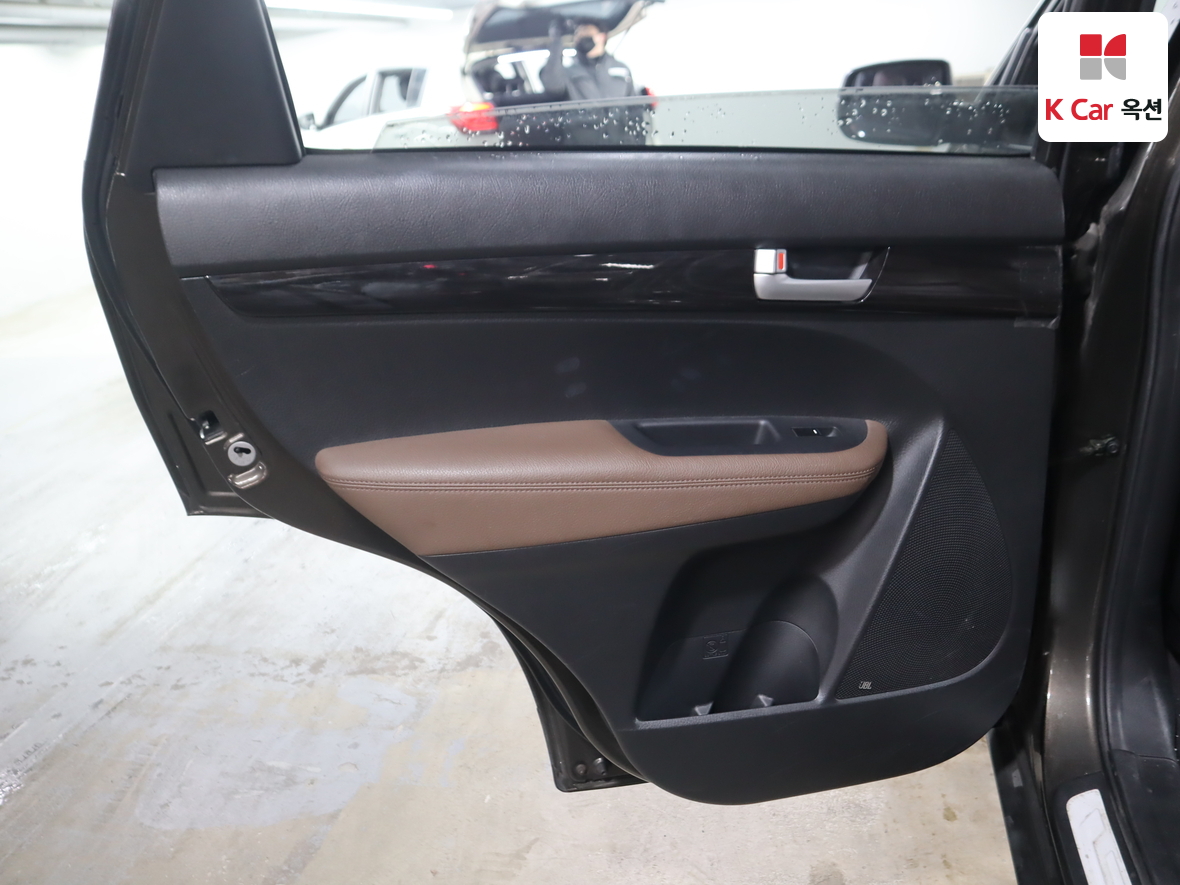 Kia Sorento 2010 - Image 25