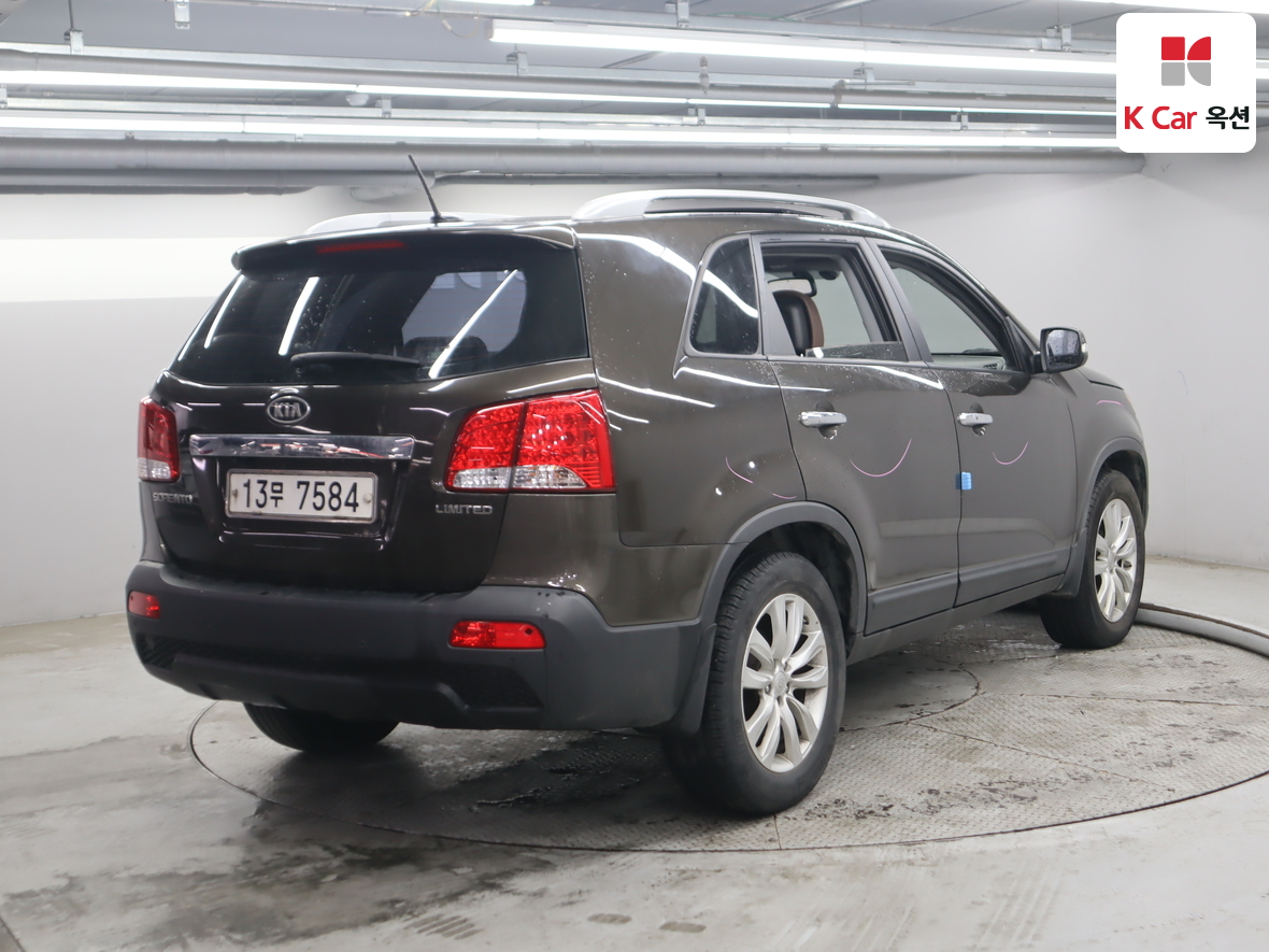 Kia Sorento 2010 - Image 2