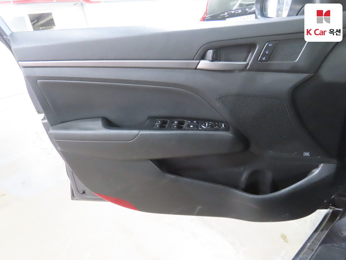 هيونداي إلانترا 2018 - صورة 8