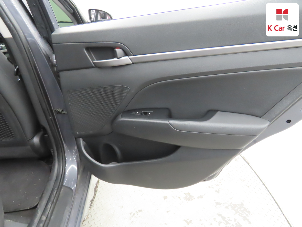 هيونداي إلانترا 2018 - صورة 28