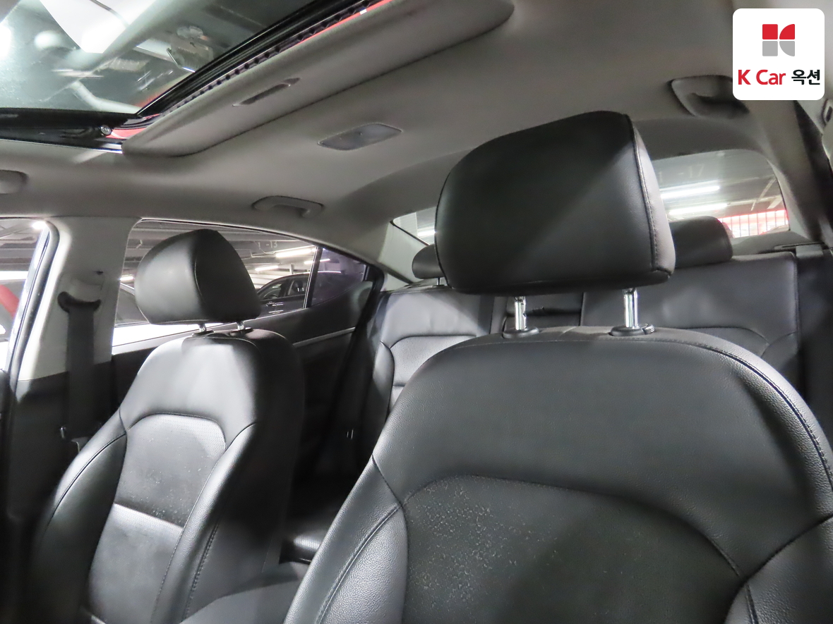 هيونداي إلانترا 2018 - صورة 19