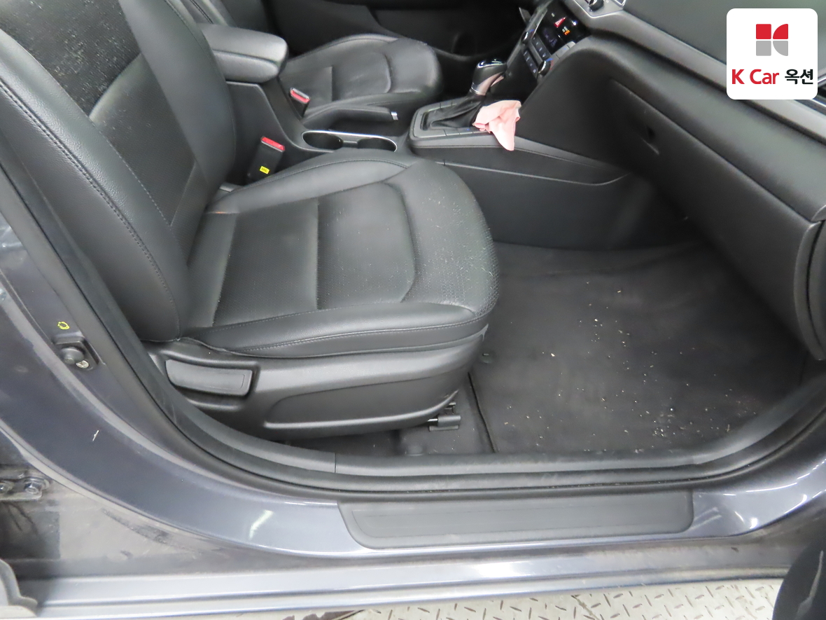 هيونداي إلانترا 2018 - صورة 31