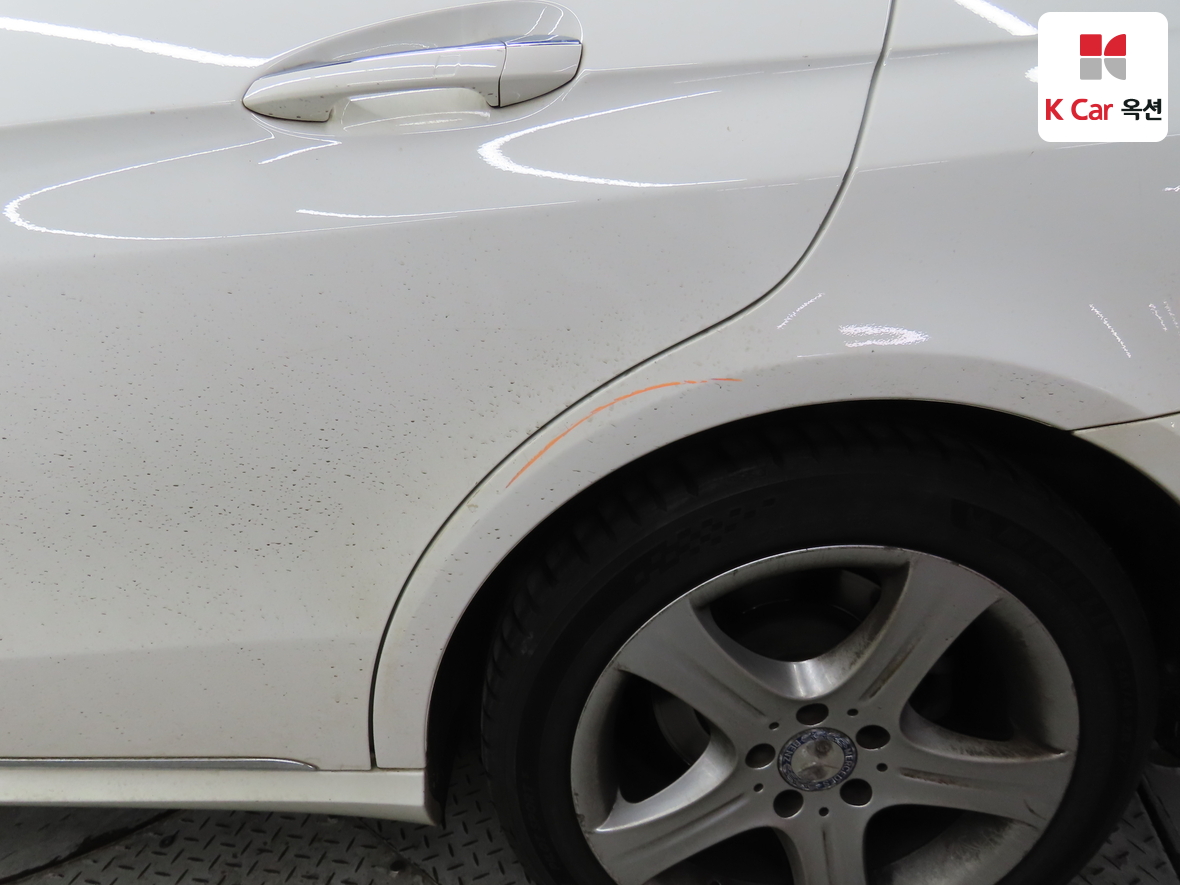 مرسيدس بنز إي كلاس 2014 - صورة 39