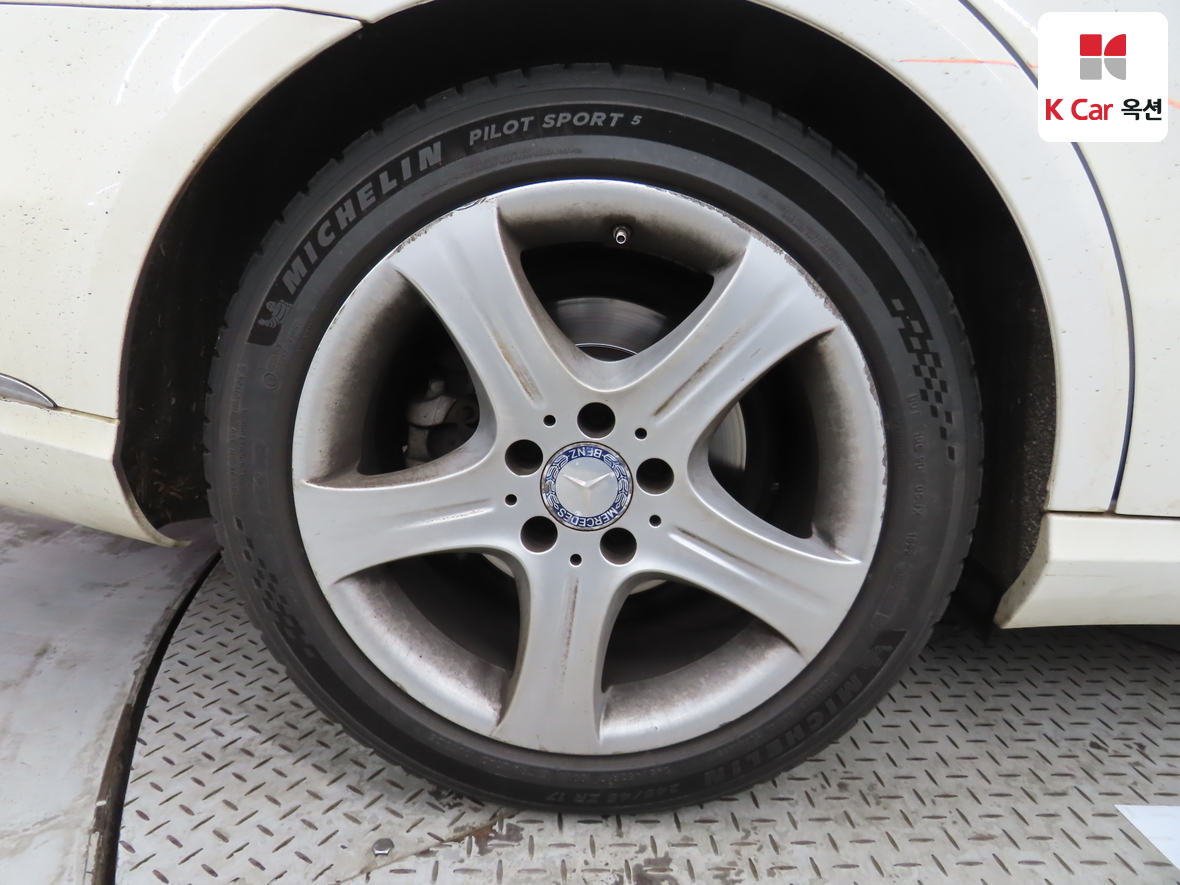 مرسيدس بنز إي كلاس 2014 - صورة 44