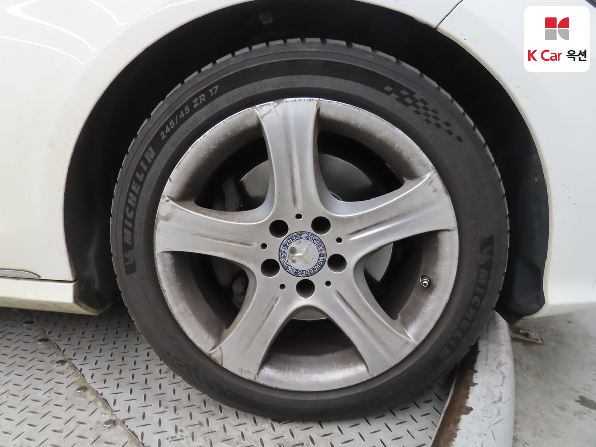 مرسيدس بنز إي كلاس 2014 - صورة 43