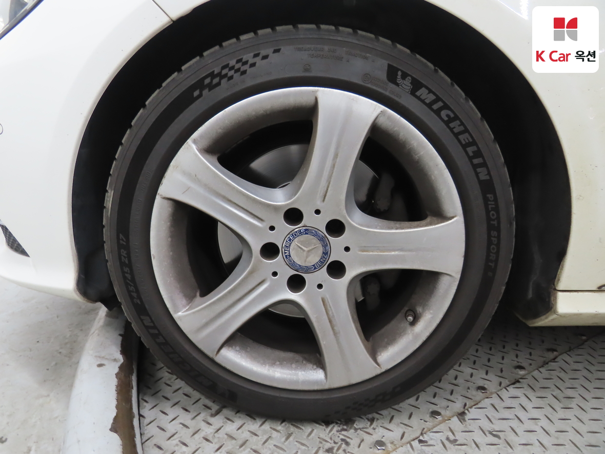 مرسيدس بنز إي كلاس 2014 - صورة 46