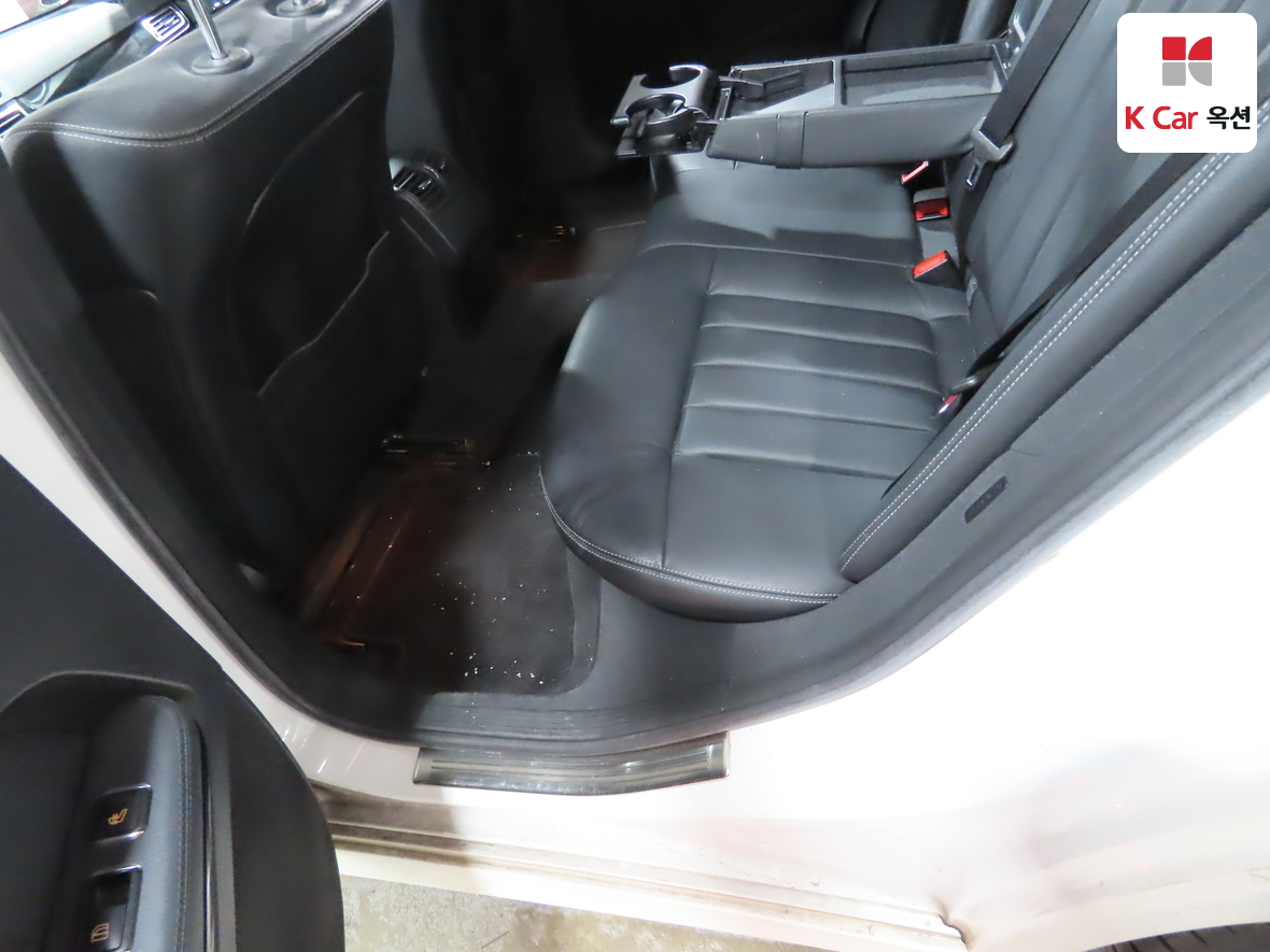 مرسيدس بنز إي كلاس 2014 - صورة 26