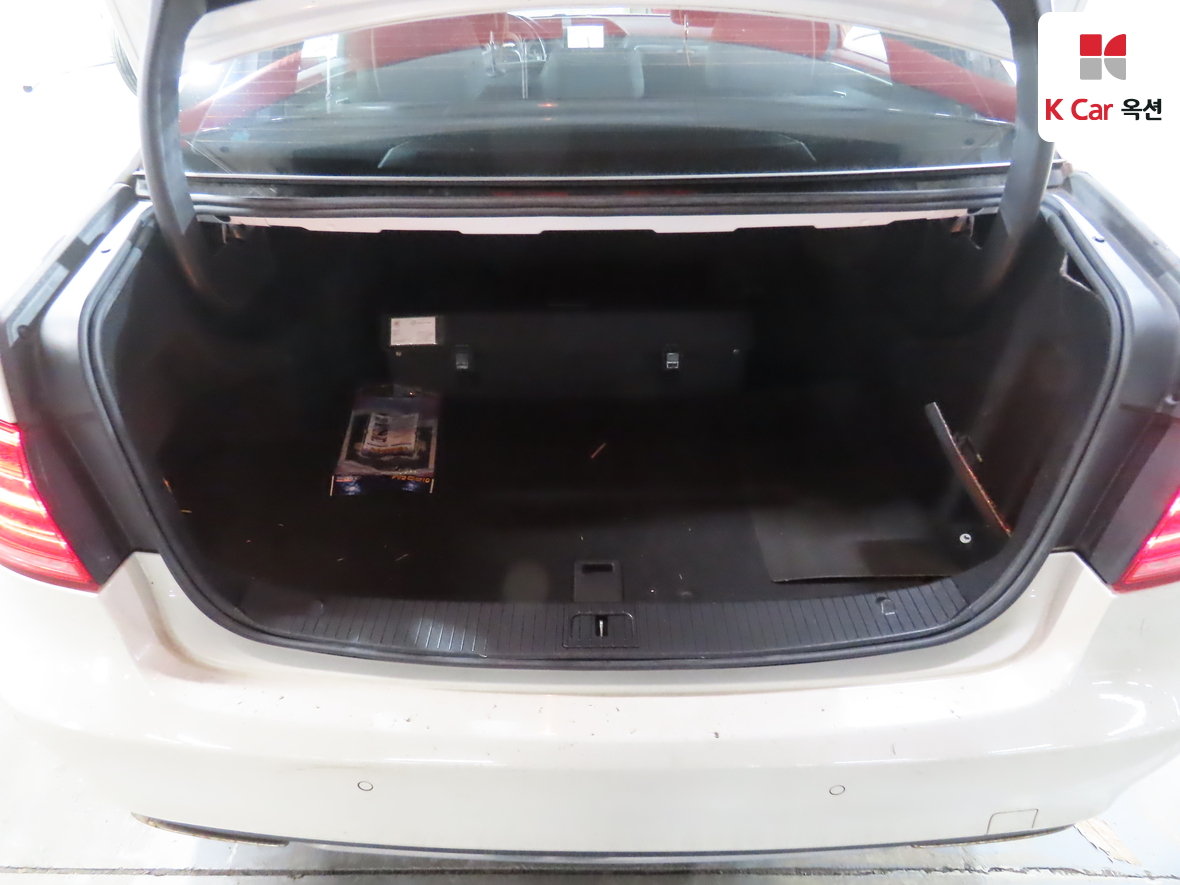 مرسيدس بنز إي كلاس 2014 - صورة 28