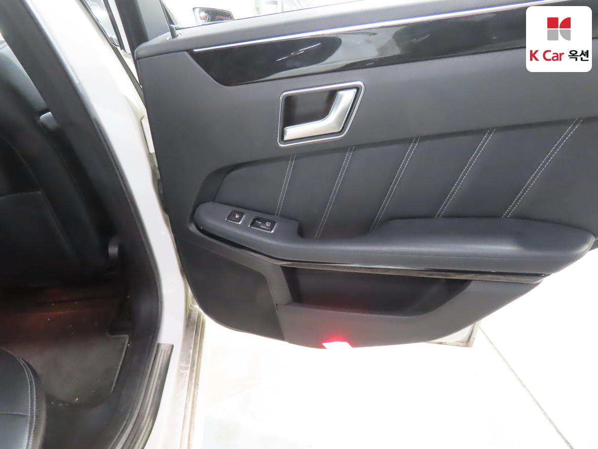 مرسيدس بنز إي كلاس 2014 - صورة 29