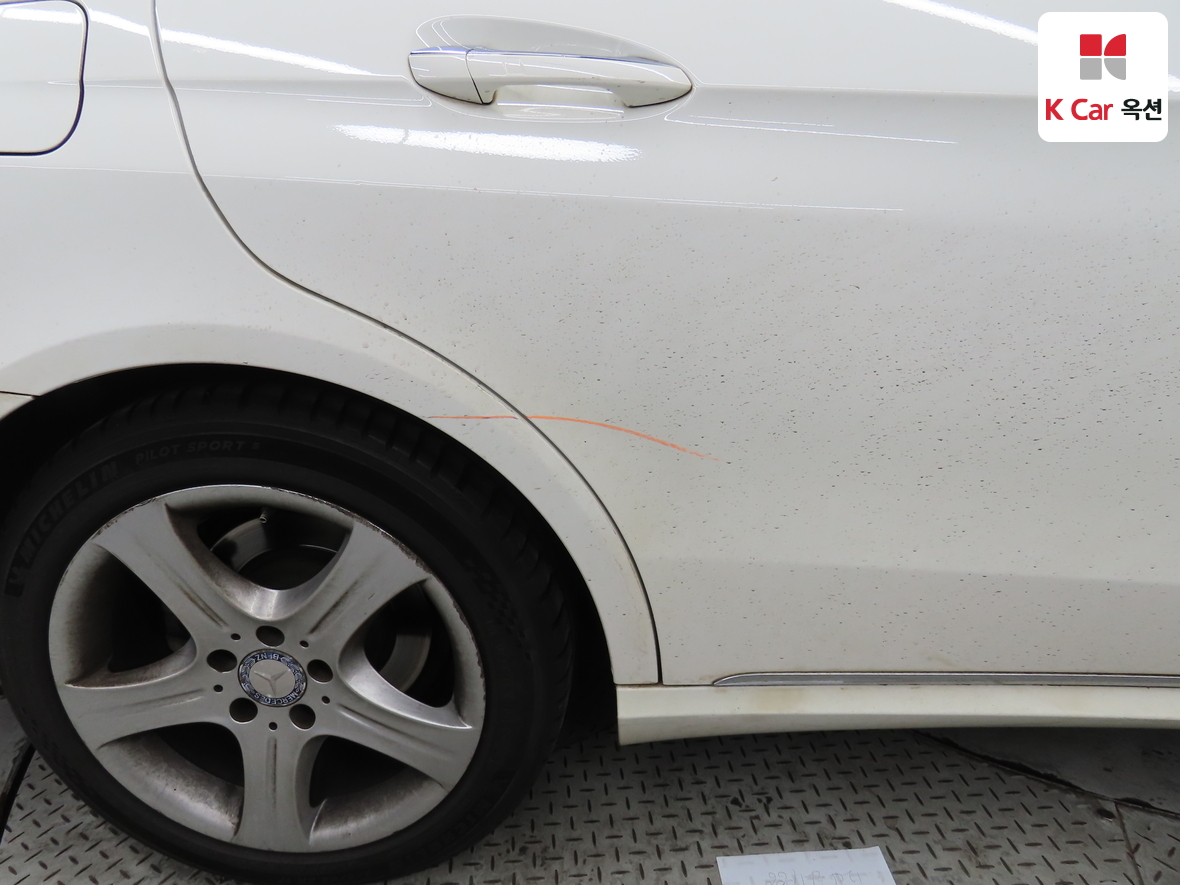 مرسيدس بنز إي كلاس 2014 - صورة 41