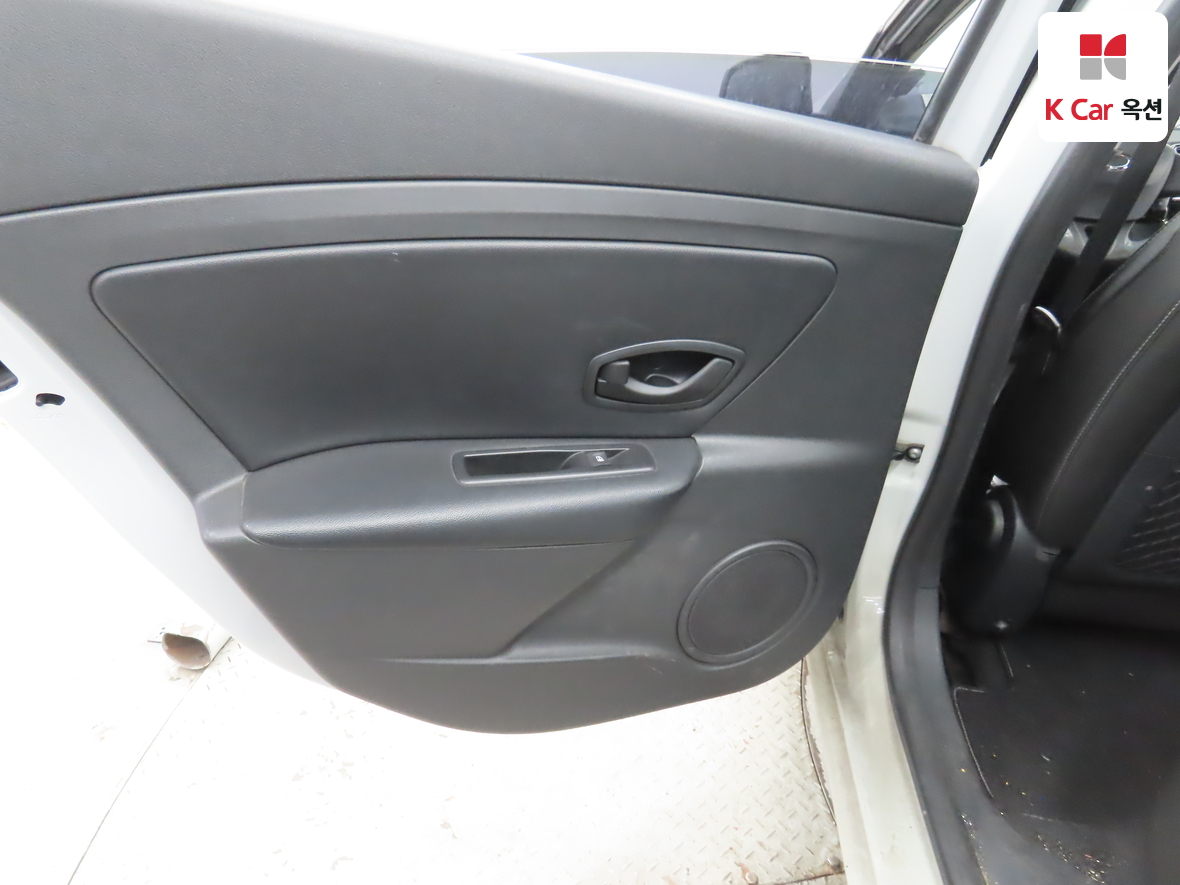 Renault Samsung SM3 2016 - Image 22