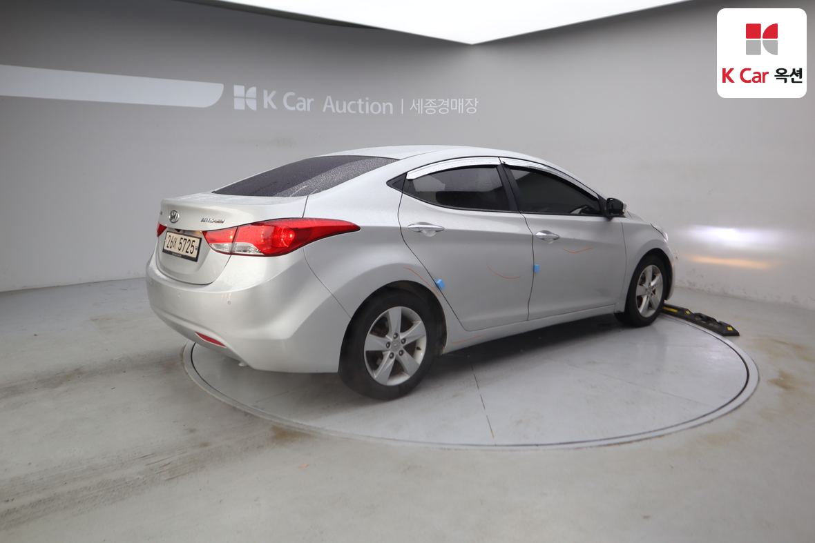 Hyundai Elantra 2012 - Image 2