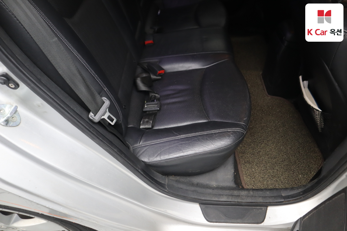 Hyundai Elantra 2012 - Image 24