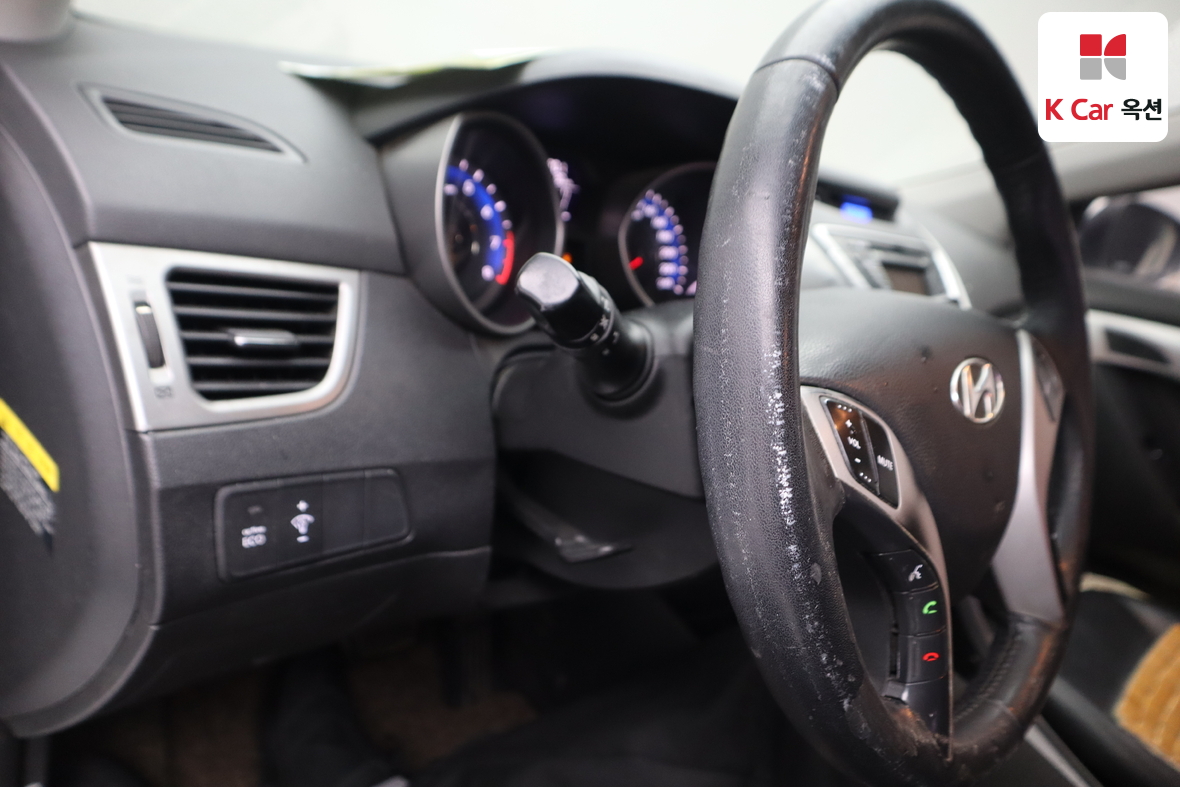 Hyundai Elantra 2012 - Image 9