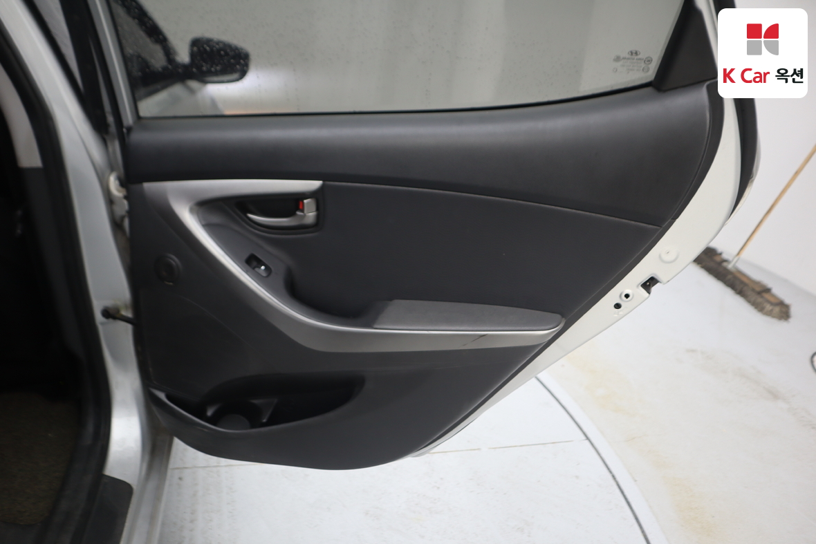 Hyundai Elantra 2012 - Image 23