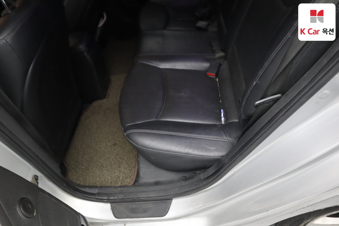 Hyundai Elantra 2012 - Image 20