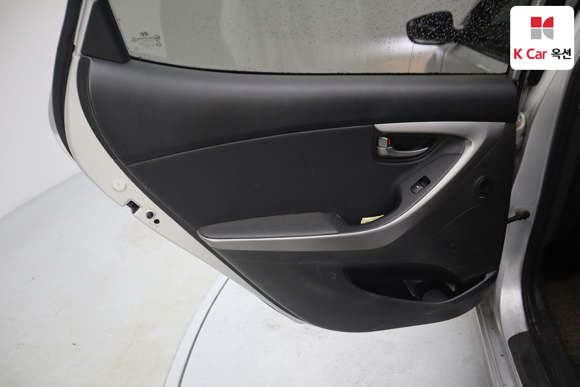 Hyundai Elantra 2012 - Image 19
