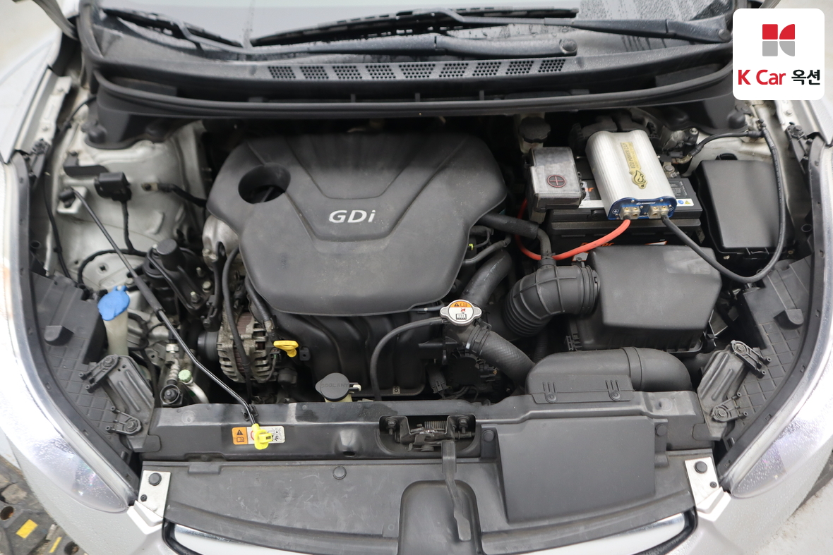 Hyundai Elantra 2012 - Image 29