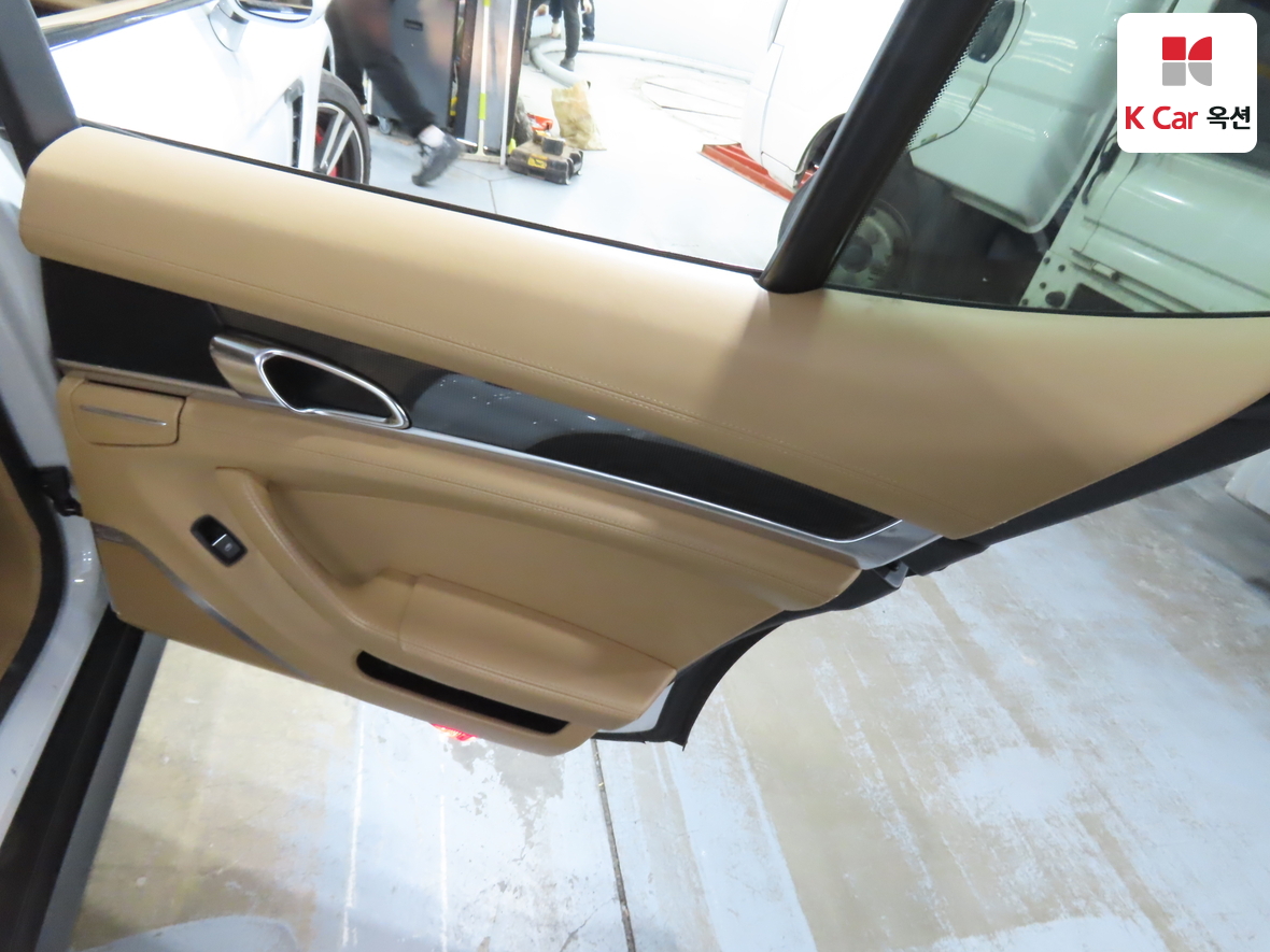 Porsche Panamera - 28