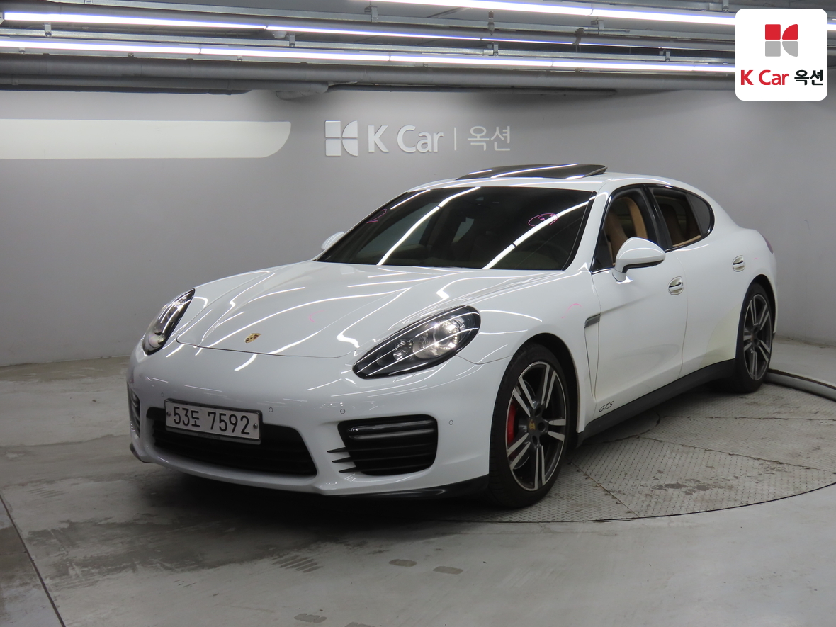 Porsche Panamera - 1