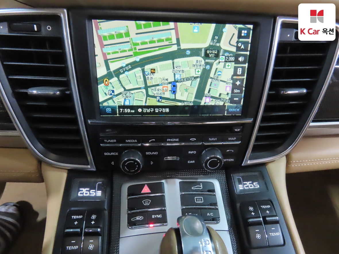 Porsche Panamera - 15