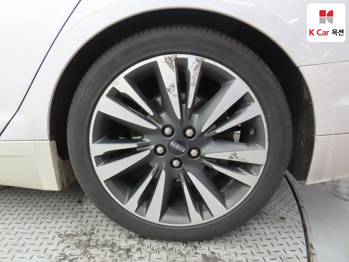 لينكولن MKZ 2019 - صورة 46