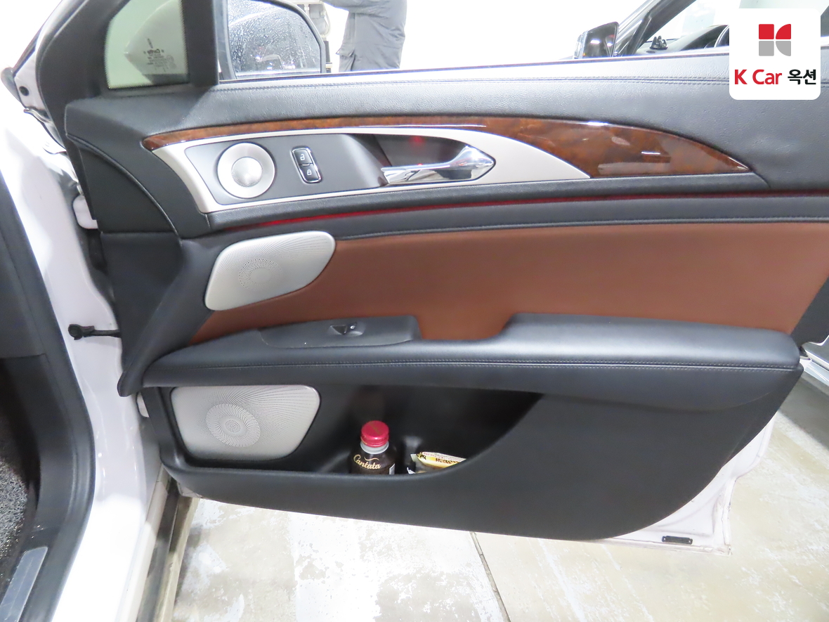 لينكولن MKZ 2019 - صورة 32