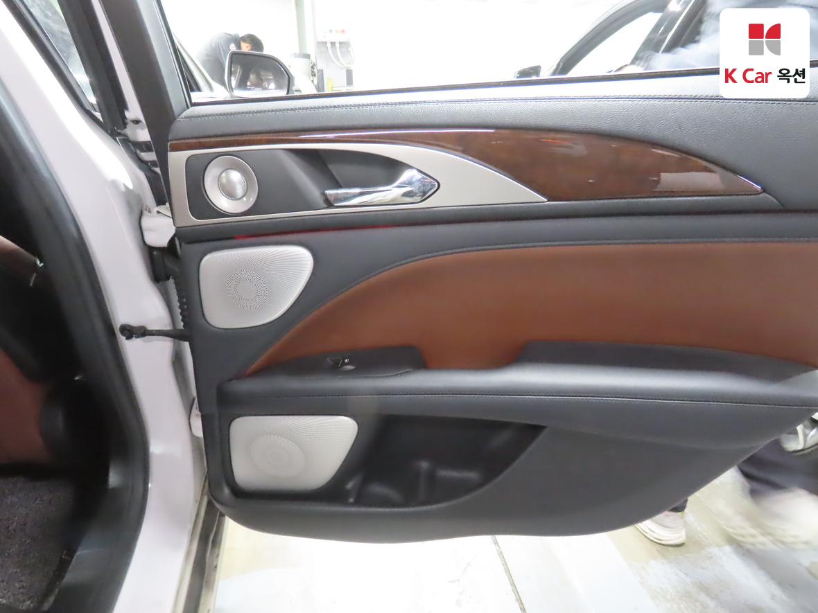 لينكولن MKZ 2019 - صورة 30