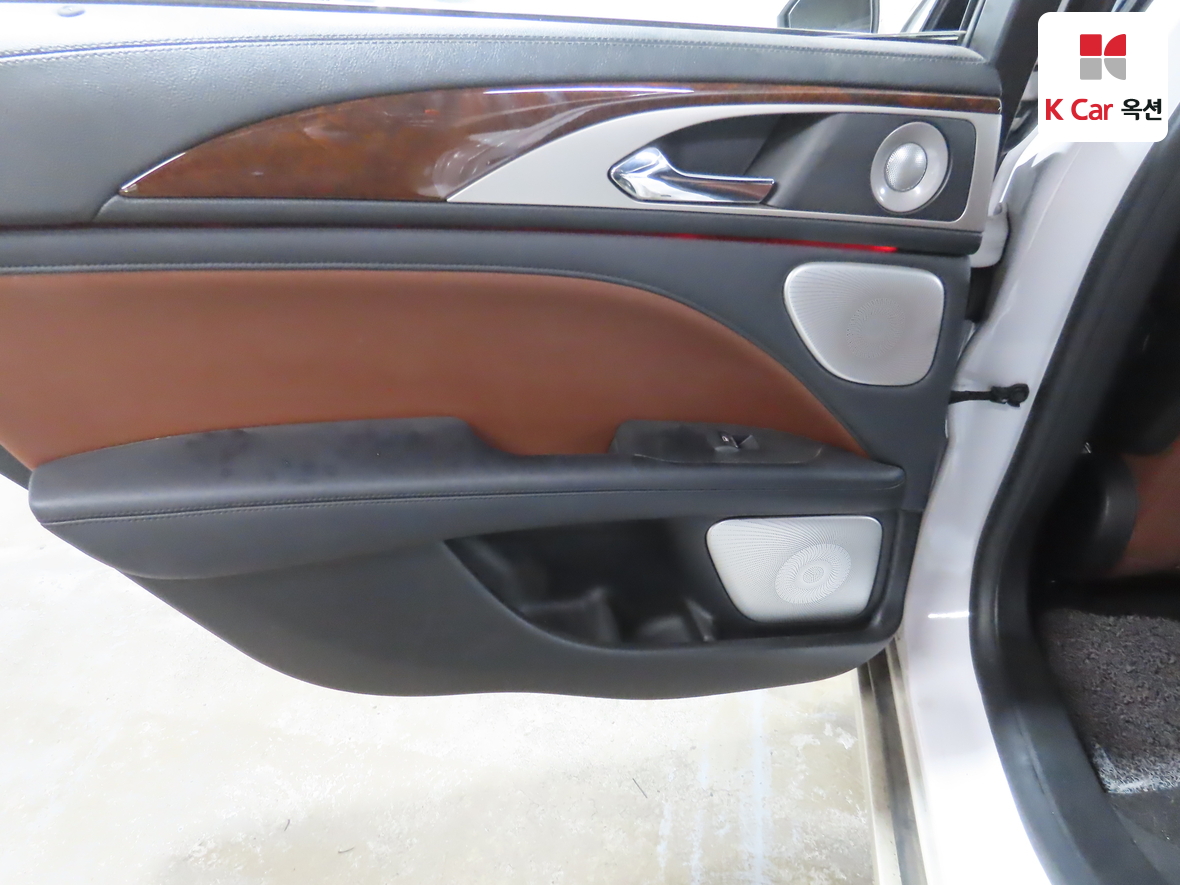 لينكولن MKZ 2019 - صورة 24