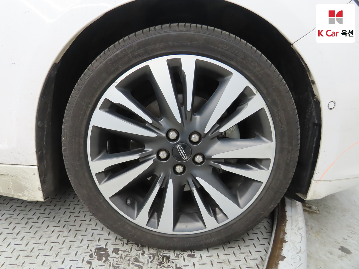 لينكولن MKZ 2019 - صورة 44