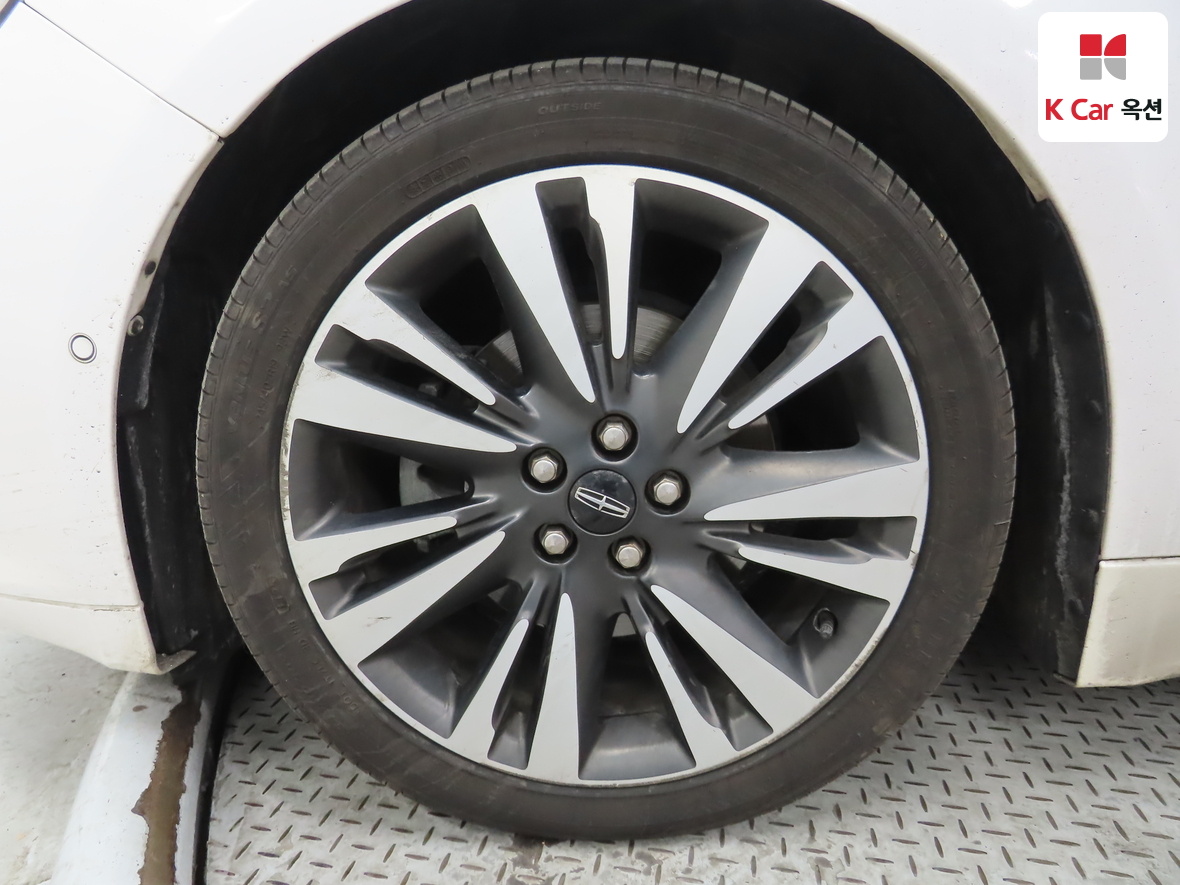 لينكولن MKZ 2019 - صورة 47