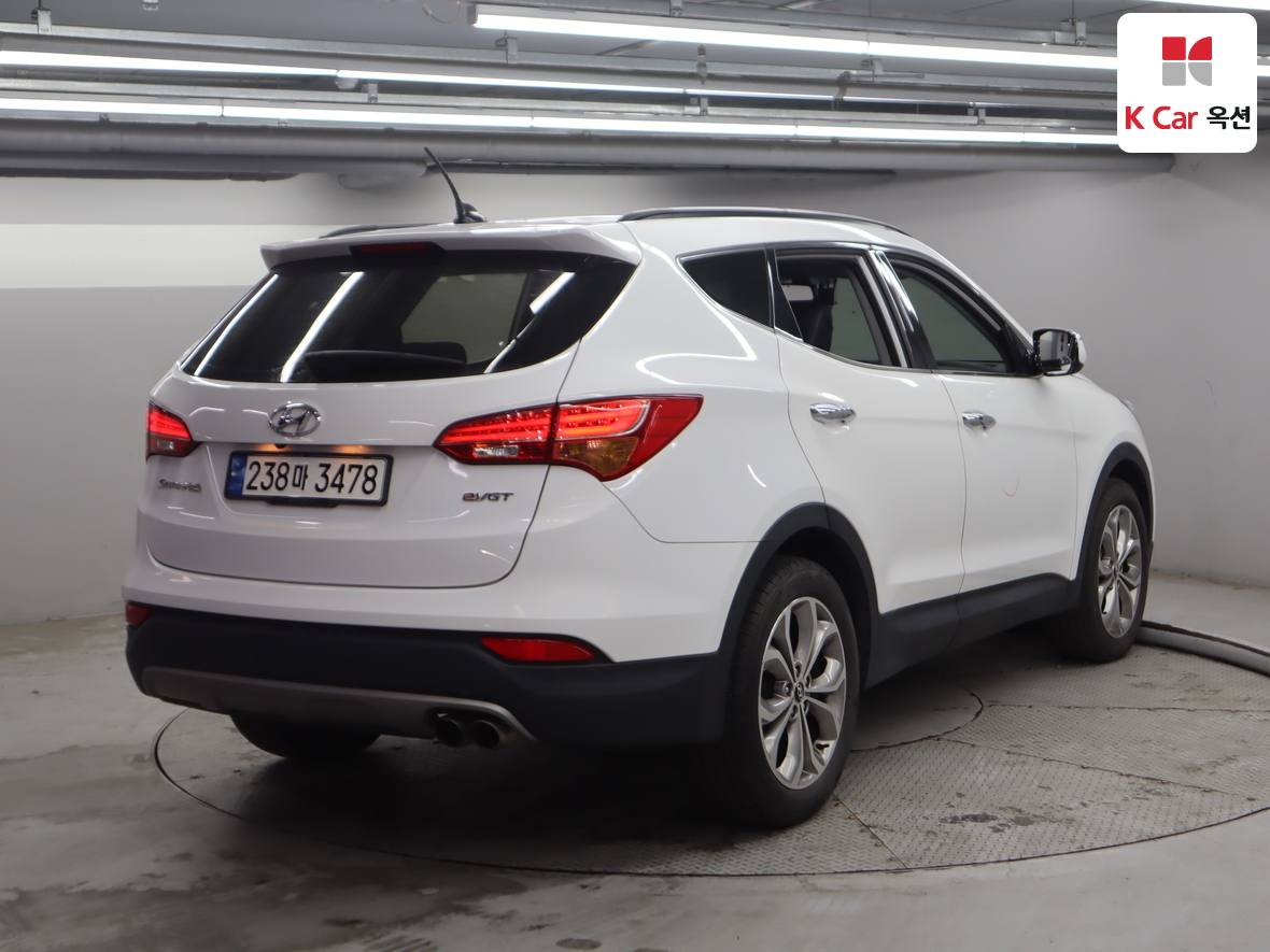 Hyundai Santa Fe 2014 - Image 2