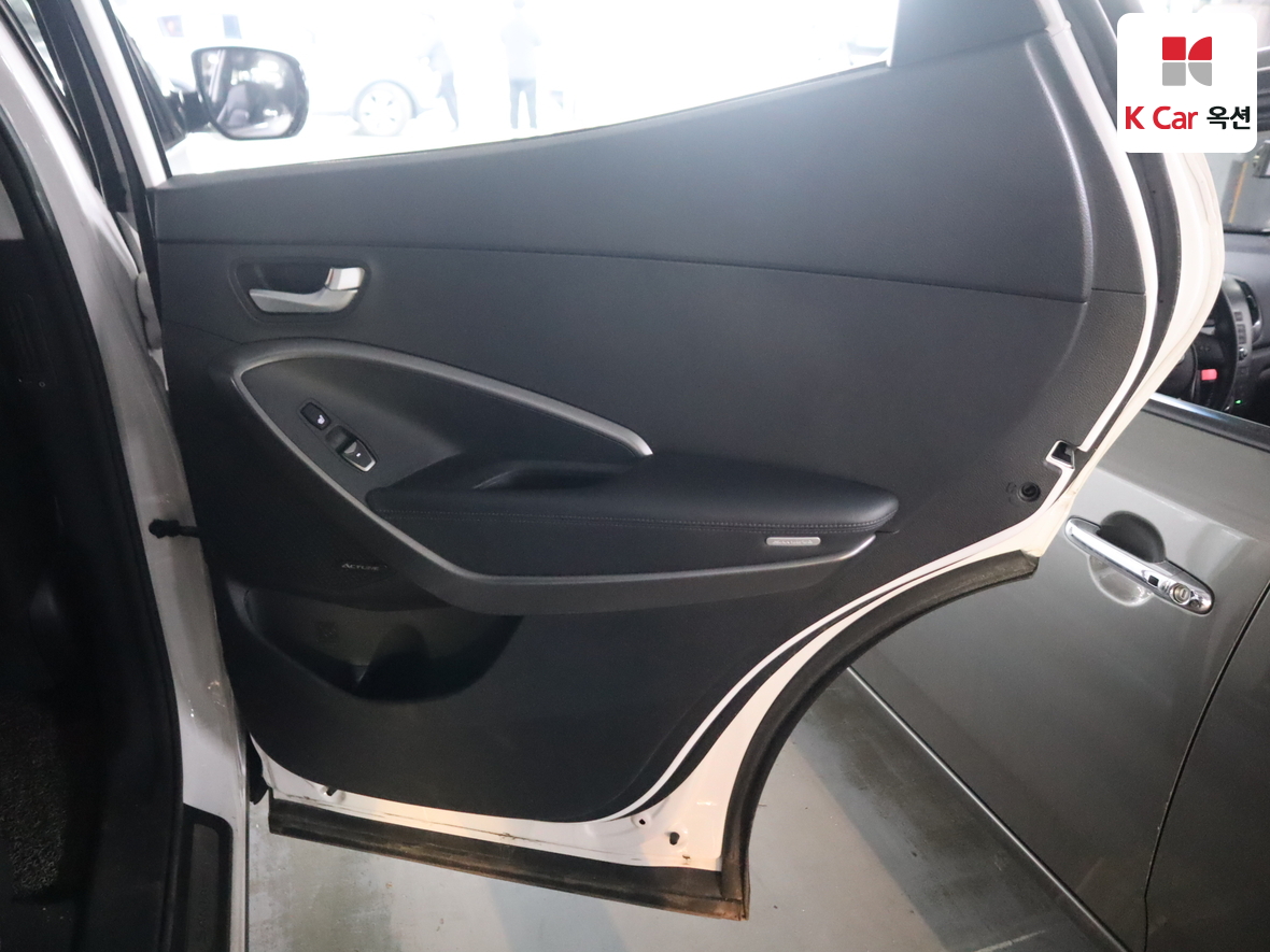 Hyundai Santa Fe 2014 - Image 29