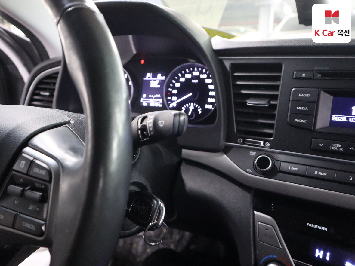 Hyundai Elantra 2016 - Image 11