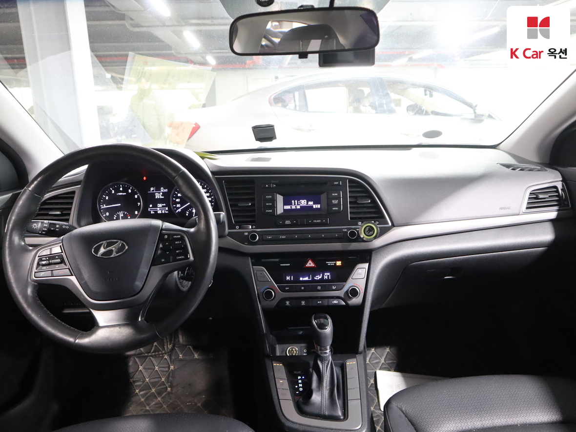 Hyundai Elantra 2016 - Image 3