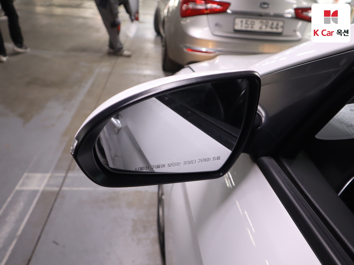 Hyundai Elantra 2016 - Image 20