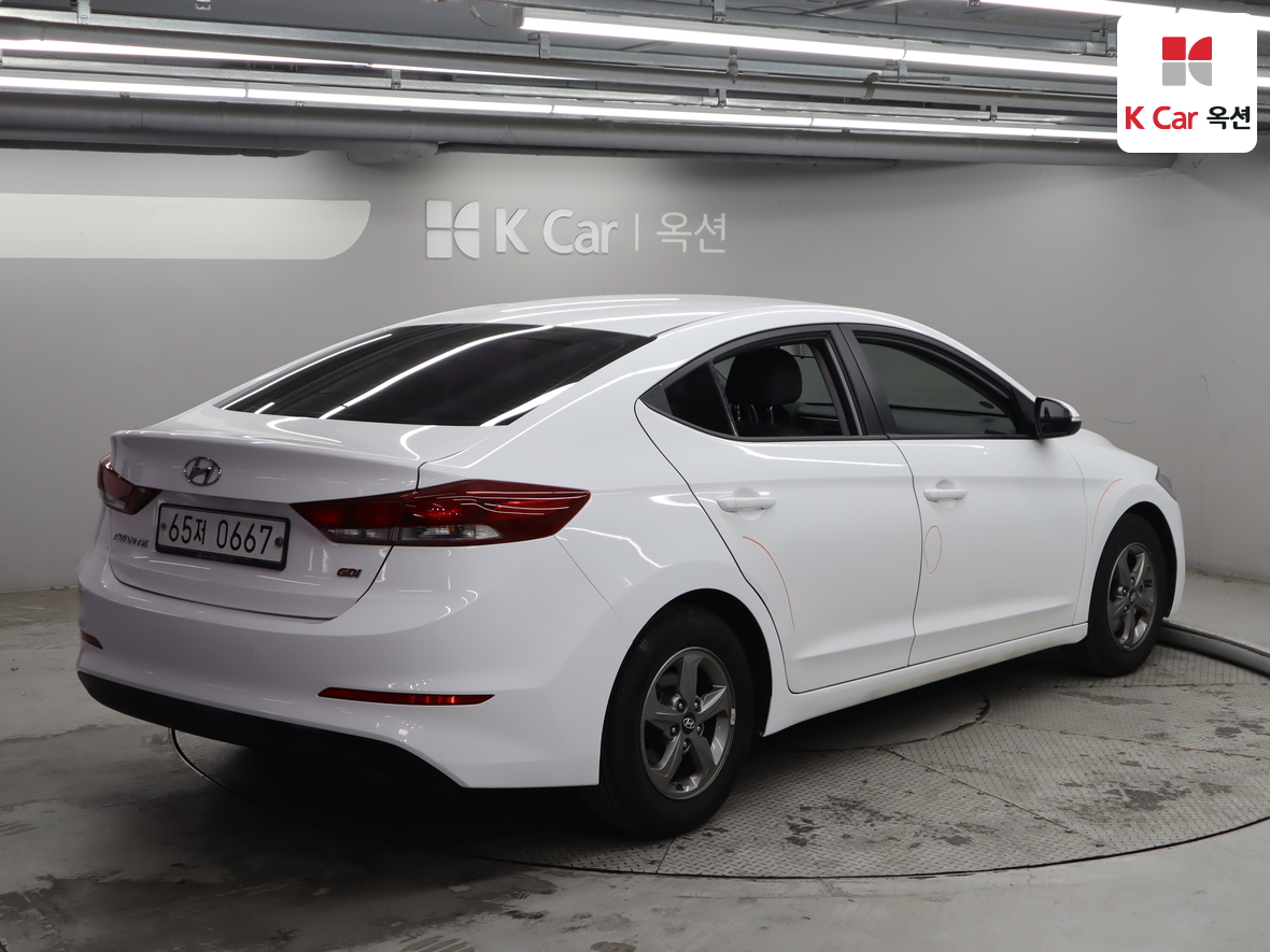 Hyundai Elantra 2016 - Image 2