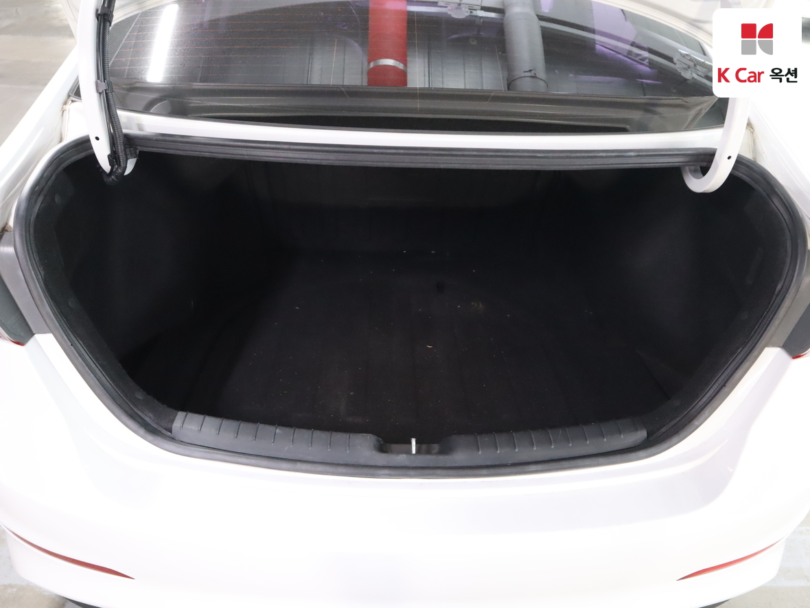 Hyundai Elantra 2016 - Image 24